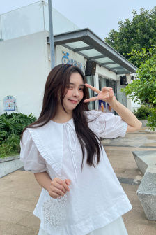 女拥